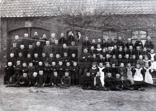 1906