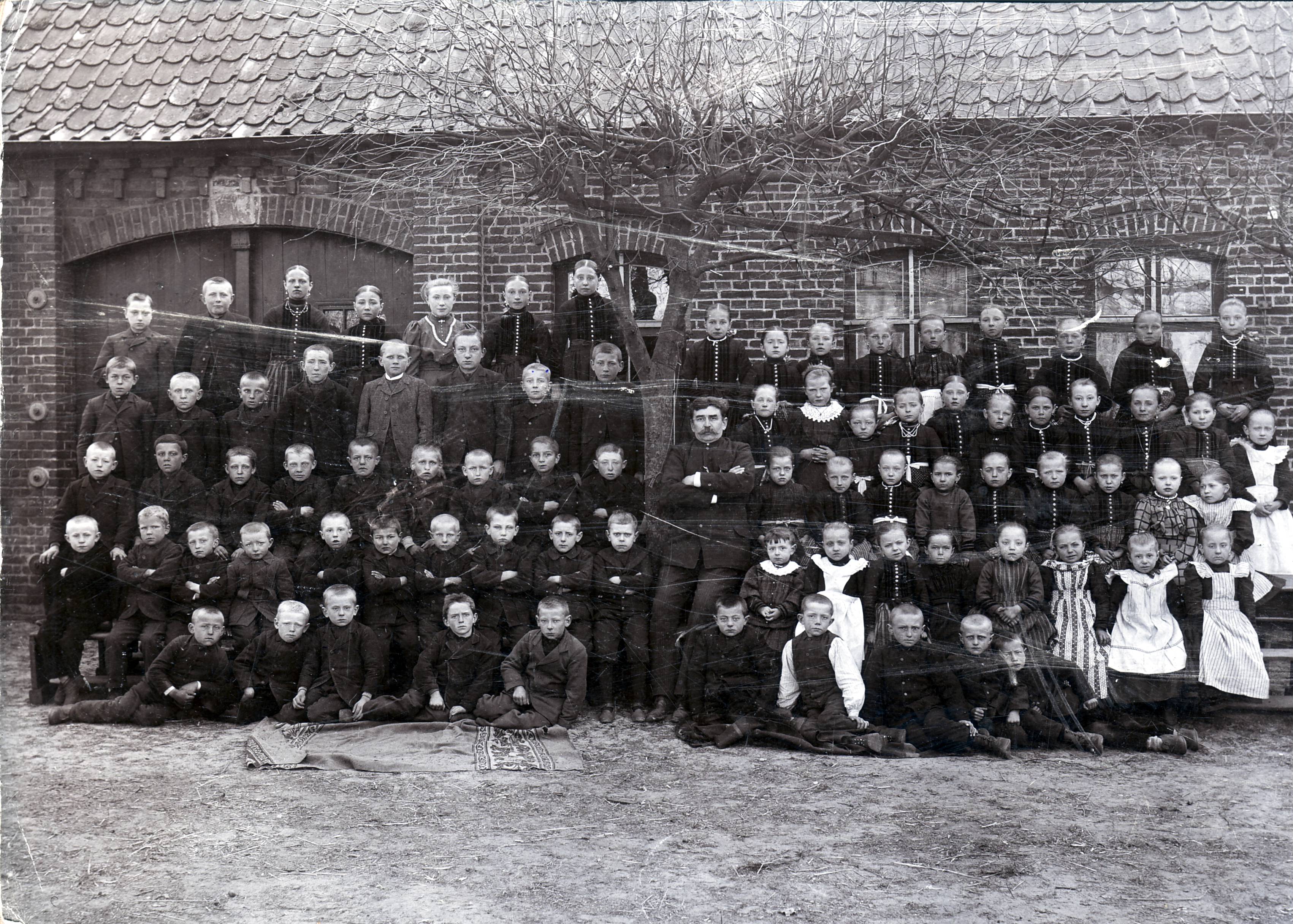1906